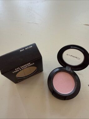 MAC Cosmetics Rosy Outlook Eye Shadow - Light Pink